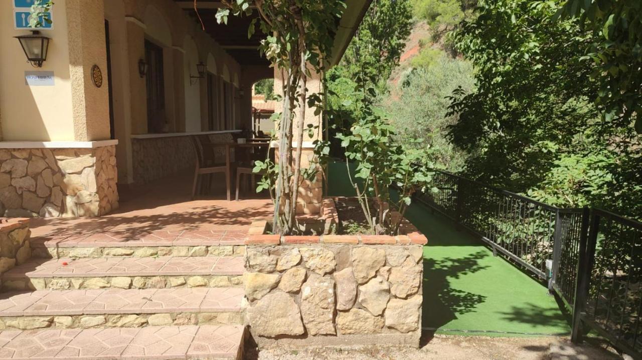 Hostal Restaurante Andra Rio Madera Extérieur photo